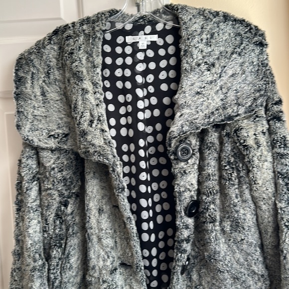 CABI CHINCHILLY Gray & Black Faux Fur Cropped Jacket - Picture 7 of 9